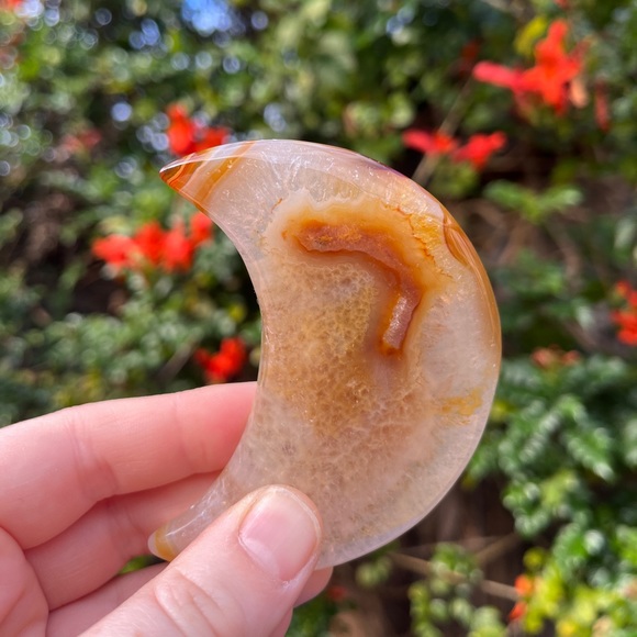 Carnelian Moon Art Home Decoration Quartz Crystal Natural Stone Rock - Picture 10 of 13